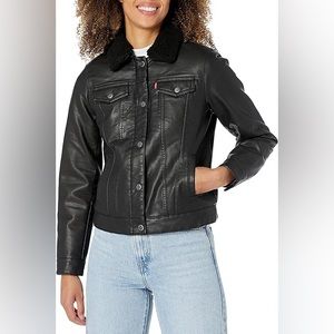 NWOT Levi’s Classic Sherpa Lined Faux Leather Trucker Jacket Small